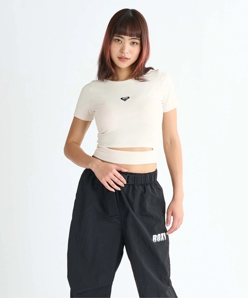 ROXY(ロキシー)の「CHEEKIE PEEKIE /ロキシーロゴショート丈カッティングデザイン半袖Tシャツ(Tシャツ/カットソー・レディース・グレー/ホワイト/ブラック・MEDIUM/LARGE/SMALL)」の4枚目の写真
