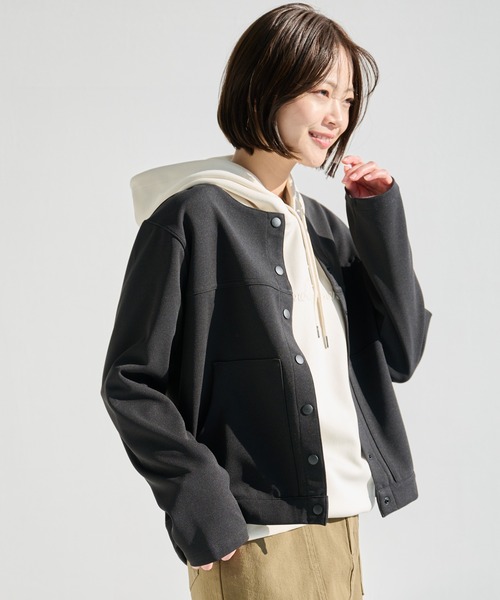 Arnold Palmer（アーノルドパーマー）の「ノーカラー ライトジャケット（ノーカラージャケット・レディース・ベージュ/ライトベージュ/ブラック・M/L/S）」の4枚目の写真