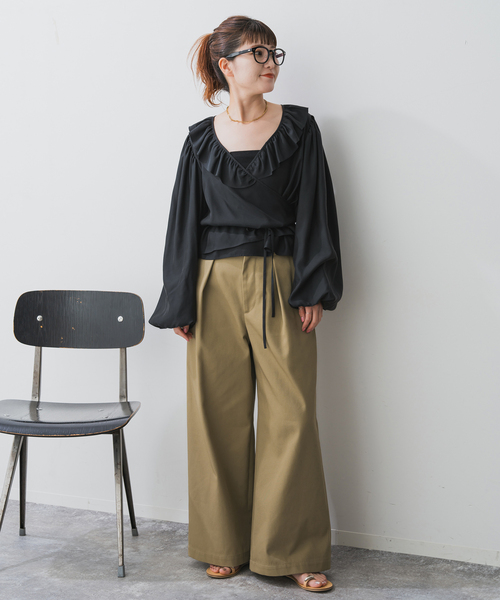 Spick & Span（スピックアンドスパン）の「Higuchi*Sカシュクールフリルブラウス（シャツ/ブラウス・レディース・アイボリー/ブラック・FREE）」の3枚目の写真
