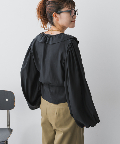 Spick & Span（スピックアンドスパン）の「Higuchi*Sカシュクールフリルブラウス（シャツ/ブラウス・レディース・アイボリー/ブラック・FREE）」の7枚目の写真