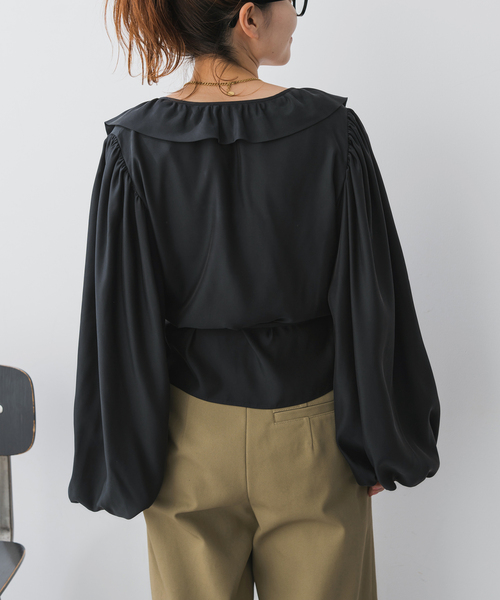 Spick & Span（スピックアンドスパン）の「Higuchi*Sカシュクールフリルブラウス（シャツ/ブラウス・レディース・アイボリー/ブラック・FREE）」の8枚目の写真