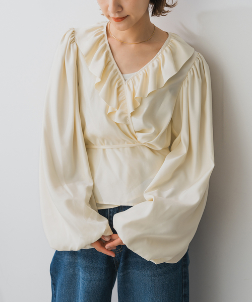 Spick & Span（スピックアンドスパン）の「Higuchi*Sカシュクールフリルブラウス（シャツ/ブラウス・レディース・アイボリー/ブラック・FREE）」の11枚目の写真