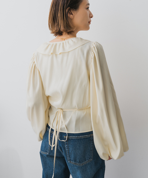 Spick & Span（スピックアンドスパン）の「Higuchi*Sカシュクールフリルブラウス（シャツ/ブラウス・レディース・アイボリー/ブラック・FREE）」の14枚目の写真