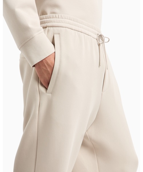 EMPORIO ARMANI（エンポリオアルマーニ）の「【エンポリオ アルマーニ】ドローストリング ジョガーパンツ ダブルジャージー（スウェットパンツ・メンズ・ブラック/グレイッシュベージュ・X-LARGE/X-SMALL/SMALL/MEDIUM/LARGE/XX-LARGE/XX-SMALL）」の4枚目の写真