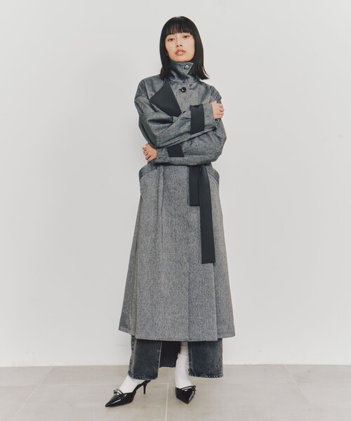 UNITED TOKYO(ユナイテッドトウキョウ)の「【完売間近!】Wマテリアルロングコート|ストレッチ/春服/秋服(トレンチコート・レディース・ブラック/ベージュ/マルチ・1/2)」の5枚目の写真