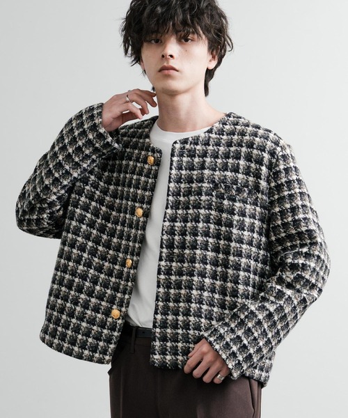 Rocky Monroe(ロッキーモンロー)の「ツイード/チェックラメツイードゴールドボタンショート丈ノーカラージャケット(ノーカラージャケット・メンズ・ブラック×ブルー/ネイビー/ブラック/ホワイト×ブラック/ブラック系/ブラック系1/ホワイト/ワイン・L/M)」の5枚目の写真
