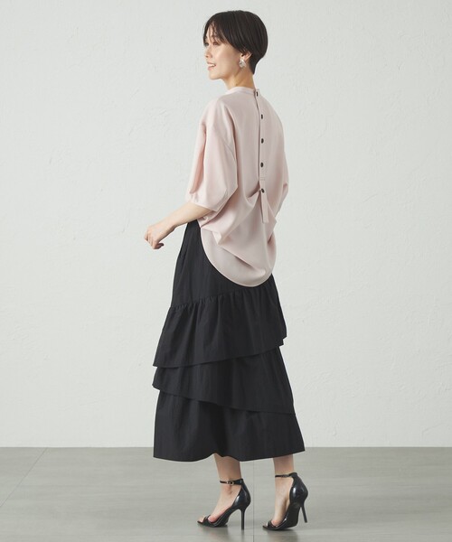 CAST:（キャストコロン）の「【接触冷感/UV効果/着用しわ軽減】バックボタンショートスリーブブラウス（シャツ/ブラウス・レディース・ネイビー/グリーン/ピンク系その他2/ホワイト・S/M）」の14枚目の写真