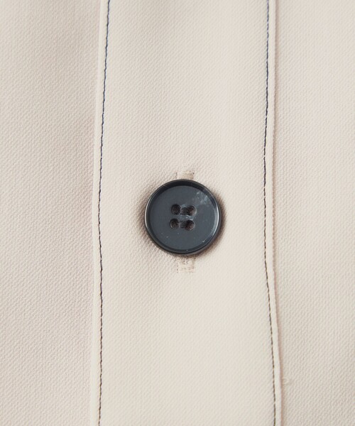 CAST:（キャストコロン）の「【接触冷感/UV効果/着用しわ軽減】バックボタンショートスリーブブラウス（シャツ/ブラウス・レディース・ネイビー/グリーン/ピンク系その他2/ホワイト・S/M）」の8枚目の写真