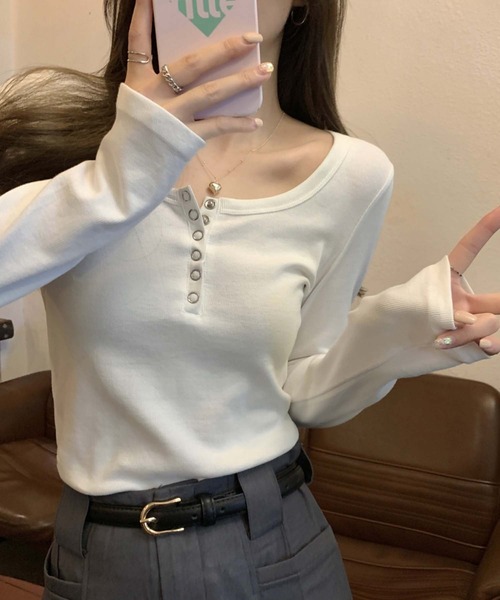 LAFFMO(ラフモ)の「ヘンリーネックリングスナップカットソー(Tシャツ/カットソー・レディース・ホワイト/グレー/ブラック・F)」の4枚目の写真