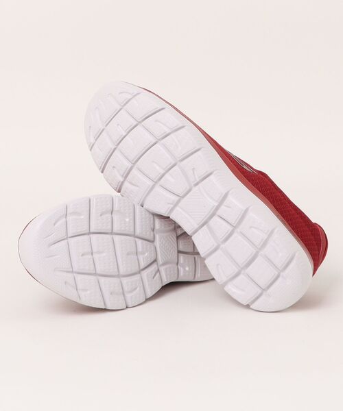 SKECHERS(スケッチャーズ)の「【SKECHERS】 SUMMITS(スニーカー・メンズ・レッド/チャコールグレー・25.5cm/26.0cm/26.5cm/27.0cm/27.5cm/28.0cm/25.0cm)」の4枚目の写真