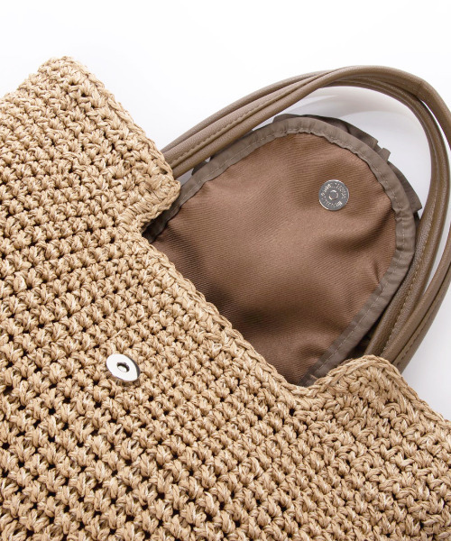 cache cache(カシュ カシュ)の「カシュカシュ cachecache / フリルフラップクロッシェトート(かごバッグ・レディース・ブラック/ブラウン/グリーン・FREE)」の7枚目の写真