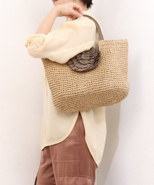 cache cache(カシュ カシュ)の「カシュカシュ cachecache / フリルフラップクロッシェトート(かごバッグ・レディース・ブラック/ブラウン/グリーン・FREE)」の10枚目の写真