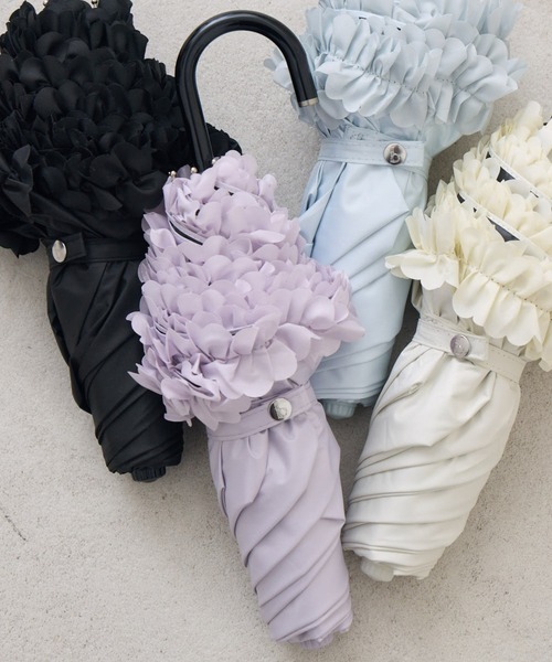 because（ビコーズ）の「because　【遮光率100％】PUヒートカット晴雨兼用折りたたみフリル日傘（折りたたみ傘・レディース・パープル/ブラック/ライトブルー/ホワイト・FREE）」の4枚目の写真