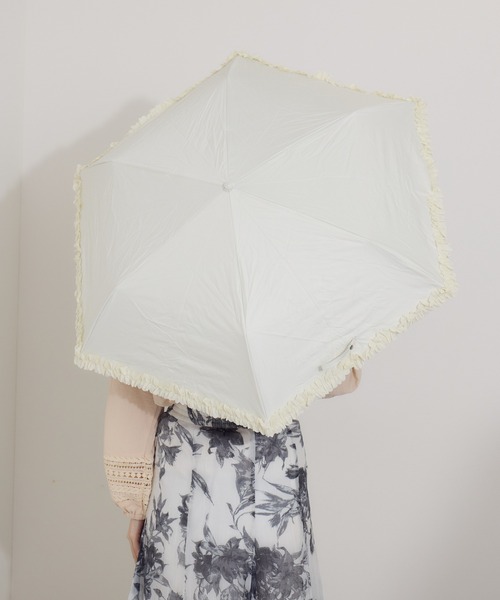 because（ビコーズ）の「because　【遮光率100％】PUヒートカット晴雨兼用折りたたみフリル日傘（折りたたみ傘・レディース・パープル/ブラック/ライトブルー/ホワイト・FREE）」の12枚目の写真