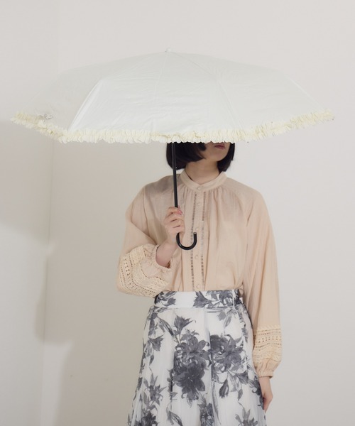 because（ビコーズ）の「because　【遮光率100％】PUヒートカット晴雨兼用折りたたみフリル日傘（折りたたみ傘・レディース・パープル/ブラック/ライトブルー/ホワイト・FREE）」の14枚目の写真