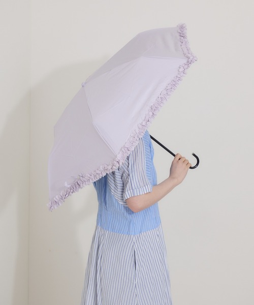 because（ビコーズ）の「because　【遮光率100％】PUヒートカット晴雨兼用折りたたみフリル日傘（折りたたみ傘・レディース・パープル/ブラック/ライトブルー/ホワイト・FREE）」の16枚目の写真