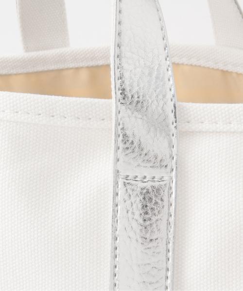 Ray BEAMS（レイビームス）の「Ctrl freak / アウトドア　キャンバス トート S（トートバッグ・レディース・ホワイト/シルバー/レッド・ONE SIZE）」の7枚目の写真