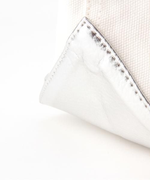 Ray BEAMS（レイビームス）の「Ctrl freak / アウトドア　キャンバス トート S（トートバッグ・レディース・ホワイト/シルバー/レッド・ONE SIZE）」の8枚目の写真