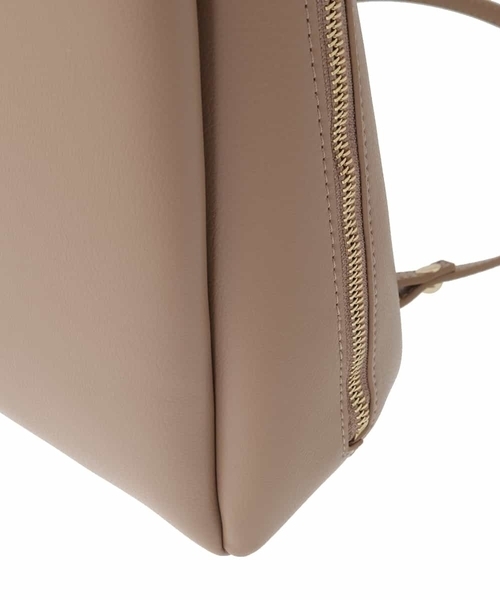 a.v.v（アーヴェヴェ）の「【2WAY】リュック/ショルダーバッグ（ショルダーバッグ・レディース・ベージュ/ブラック/アイボリー・38）」の6枚目の写真