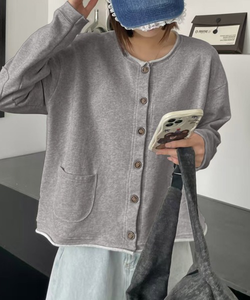 aimoha（アイモハ）の「クルーネックボタンカーディガン（ノーカラージャケット・レディース・グレー/ワインレッド/ネイビー/ライトグレー/チョコ/ベージュ/ブラック/ダークグレー・FREE）」の4枚目の写真