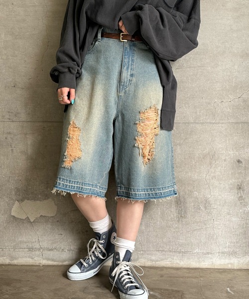 DOUBLE NAME（ダブルネーム）の「ダメージデニムオーバーダイハーフパンツ（デニムパンツ・レディース・ブラック/ネイビー・FREE）」の6枚目の写真