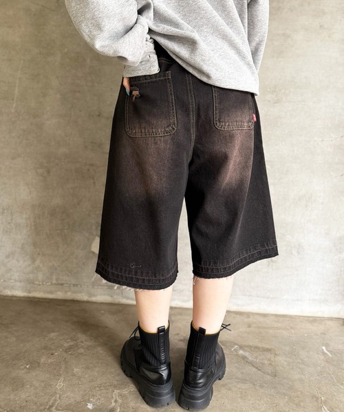 DOUBLE NAME（ダブルネーム）の「ダメージデニムオーバーダイハーフパンツ（デニムパンツ・レディース・ブラック/ネイビー・FREE）」の14枚目の写真