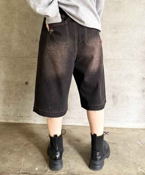 DOUBLE NAME（ダブルネーム）の「ダメージデニムオーバーダイハーフパンツ（デニムパンツ・レディース・ブラック/ネイビー・FREE）」の16枚目の写真