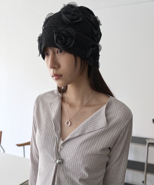 UNE MANSION（ユヌマンション）の「シースルーフラワービーニー（キャップ・レディース・ブラック/ホワイト・ONE SIZE）」の7枚目の写真