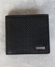 ８(eight)（エイト）の「Calvin Klein 型押し加工レザー2つ折り財布（財布）」