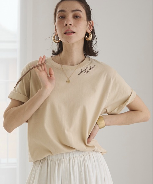 刺繍 ロゴ Tシャツ (半袖）（Tシャツ/カットソー）｜ANGIE