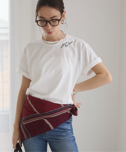 ANGIE(アンジー)の「刺繍 ロゴ Tシャツ (半袖)(Tシャツ/カットソー・レディース・ネイビー/ホワイト/ダークブラウン/ライトベージュ・MEDIUM/LARGE)」の22枚目の写真