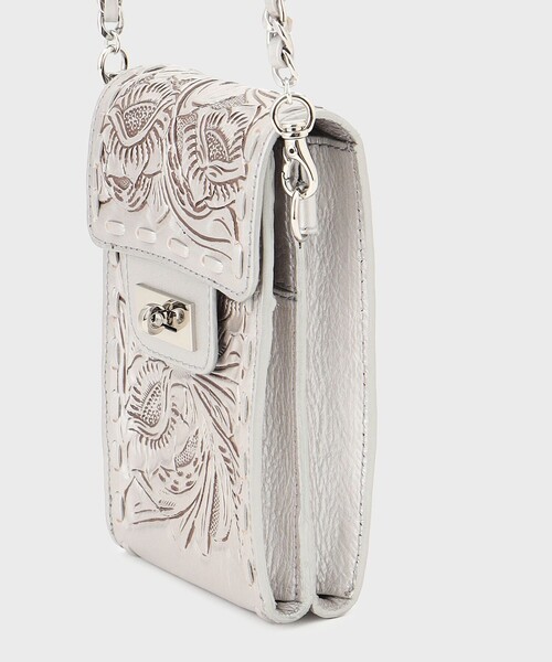 CARVING TRIBES(カービングトライブス)の「ChainMiniBag(ショルダーバッグ・レディース・シルバー/ボルドー/ブラウン系その他/ベージュ系その他/ブラック・FREE)」の18枚目の写真