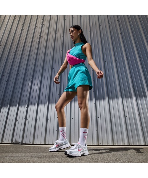NIKE(ナイキ)の「ナイキ NIKE ナイキ イニシエーター(スニーカー・レディース・ホワイト×ピンク・23.5cm/24.0cm/24.5cm/25.0cm/25.5cm/26.0cm/23.0cm)」の7枚目の写真
