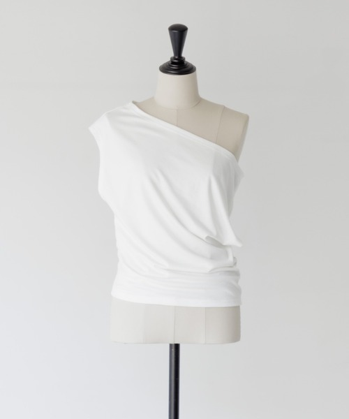 SENNE セニー　ワンショルダートップス　完売品　試着のみ one shoulder tops（ワンショルダートップス）（Tシャツ