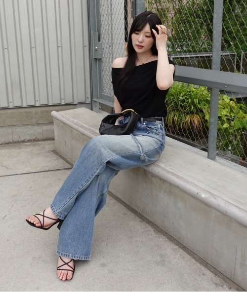 SENEE one shoulder tops ブラック one shoulder tops（ワンショルダートップス）（Tシャツ