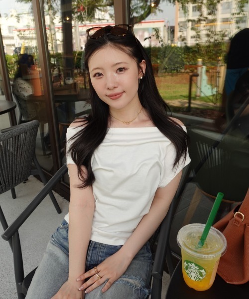 SENEE（セニー）の「one shoulder tops（ワンショルダートップス）（Tシャツ/カットソー・レディース・ホワイト/ブラック・FREE）」の19枚目の写真