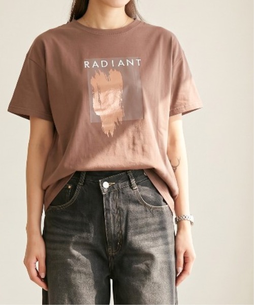 Per sist ence(パーシエンス)の「綿100スクエアプリント箔Tシャツ(Tシャツ/カットソー・レディース・オフホワイト/チャコールグレー/ブラウン・ONE SIZE)」の1枚目の写真