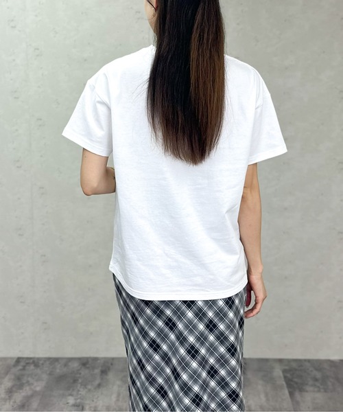 Per sist ence(パーシエンス)の「綿100スクエアプリント箔Tシャツ(Tシャツ/カットソー・レディース・オフホワイト/チャコールグレー/ブラウン・ONE SIZE)」の12枚目の写真