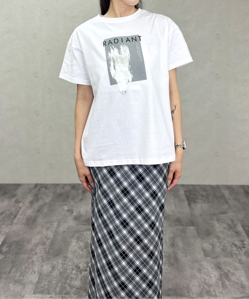 Per sist ence(パーシエンス)の「綿100スクエアプリント箔Tシャツ(Tシャツ/カットソー・レディース・オフホワイト/チャコールグレー/ブラウン・ONE SIZE)」の15枚目の写真