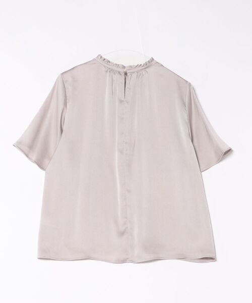 m.f.editorial（エムエフエディトリアル）の「【接触冷感 UVカット イージーケア】m.f.エディトリアルレディース ギャザーネック半袖プルオーバーブラウス（シャツ/ブラウス・レディース・アイボリー/グレー系その他2/ベージュ・MEDIUM/LARGE）」の4枚目の写真