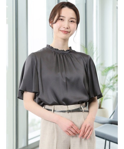 m.f.editorial（エムエフエディトリアル）の「【接触冷感 UVカット イージーケア】m.f.エディトリアルレディース ギャザーネック半袖プルオーバーブラウス（シャツ/ブラウス・レディース・アイボリー/グレー系その他2/ベージュ・MEDIUM/LARGE）」の3枚目の写真