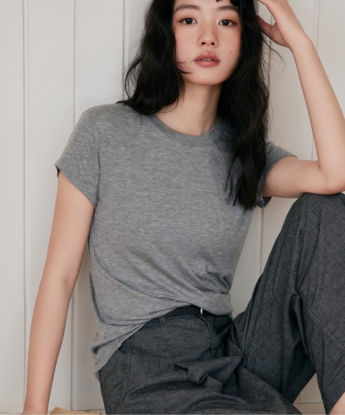 MAISON DE THERESE（メゾン ド テレーズ）の「クルーネック 半袖Tシャツ（Tシャツ/カットソー・レディース・ブラック/アイボリー/ブルー/グレー・M/L）」の4枚目の写真