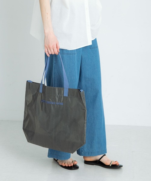 URBAN RESEARCH Sonny Label（アーバンリサーチサニーレーベル）の「ビッグプールバッグ（トートバッグ・レディース・ホワイト/ブラック/ブルー・ONE）」の2枚目の写真