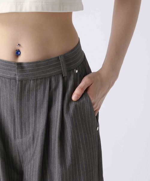 FOREVER 21（フォーエバー トゥエンティーワン）の「【2025SS】ストライプスラックス（スラックス・レディース・ネイビー/グレー・MEDIUM/SMALL）」の15枚目の写真