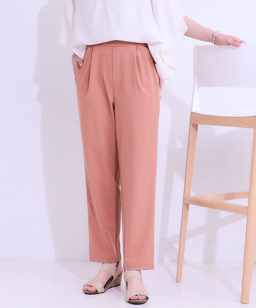 SHOO・LA・RUE(シューラルー)の「【SS-3L/ひんやり/吸水速乾/UV】軽量でさらりと穿ける テーパードパンツ(その他パンツ・レディース・ピンク系/ブラック/ベージュ/ブルー系その他/ダークグレー・01/05/10/03/02/04)」の1枚目の写真