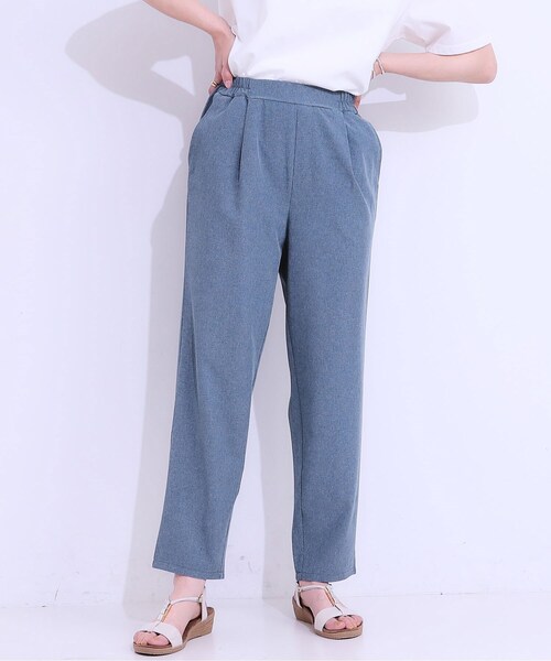 SHOO・LA・RUE(シューラルー)の「【SS-3L/ひんやり/吸水速乾/UV】軽量でさらりと穿ける テーパードパンツ(その他パンツ・レディース・ピンク系/ブラック/ベージュ/ブルー系その他/ダークグレー・01/05/10/03/02/04)」の5枚目の写真