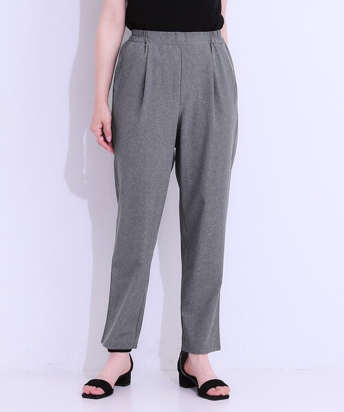 SHOO・LA・RUE(シューラルー)の「【SS-3L/ひんやり/吸水速乾/UV】軽量でさらりと穿ける テーパードパンツ(その他パンツ・レディース・ピンク系/ブラック/ベージュ/ブルー系その他/ダークグレー・01/05/10/03/02/04)」の14枚目の写真