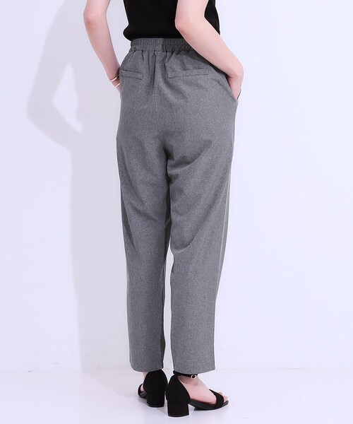 SHOO・LA・RUE(シューラルー)の「【SS-3L/ひんやり/吸水速乾/UV】軽量でさらりと穿ける テーパードパンツ(その他パンツ・レディース・ピンク系/ブラック/ベージュ/ブルー系その他/ダークグレー・01/05/10/03/02/04)」の13枚目の写真
