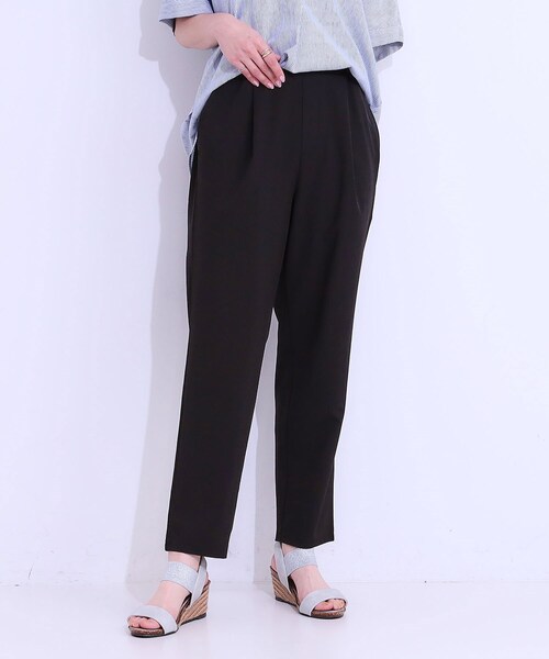 SHOO・LA・RUE(シューラルー)の「【SS-3L/ひんやり/吸水速乾/UV】軽量でさらりと穿ける テーパードパンツ(その他パンツ・レディース・ピンク系/ブラック/ベージュ/ブルー系その他/ダークグレー・01/05/10/03/02/04)」の10枚目の写真