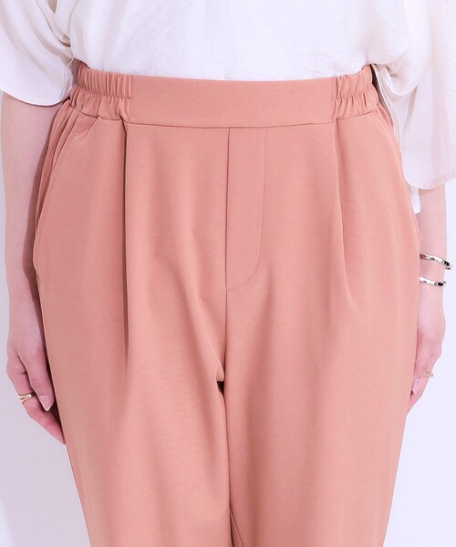 SHOO・LA・RUE(シューラルー)の「【SS-3L/ひんやり/吸水速乾/UV】軽量でさらりと穿ける テーパードパンツ(その他パンツ・レディース・ピンク系/ブラック/ベージュ/ブルー系その他/ダークグレー・01/05/10/03/02/04)」の20枚目の写真